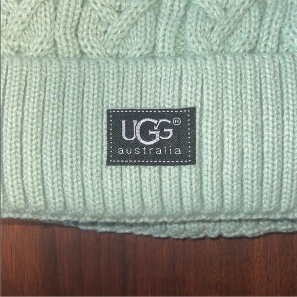 UGG Women’s Winter Hat - Picture 2 of 5